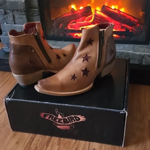 Freebird Brown Leather Star Cutout Ankle Booties - Picture 5 of 6